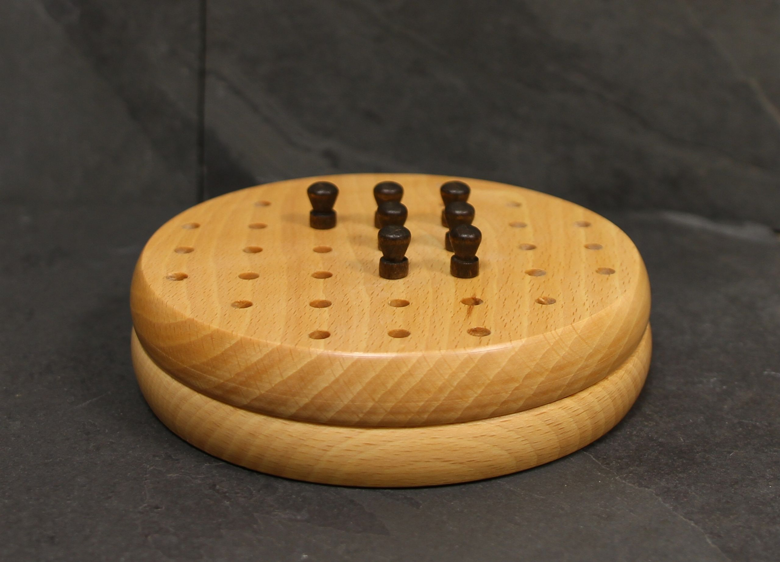 Jeu de solitaire en bois